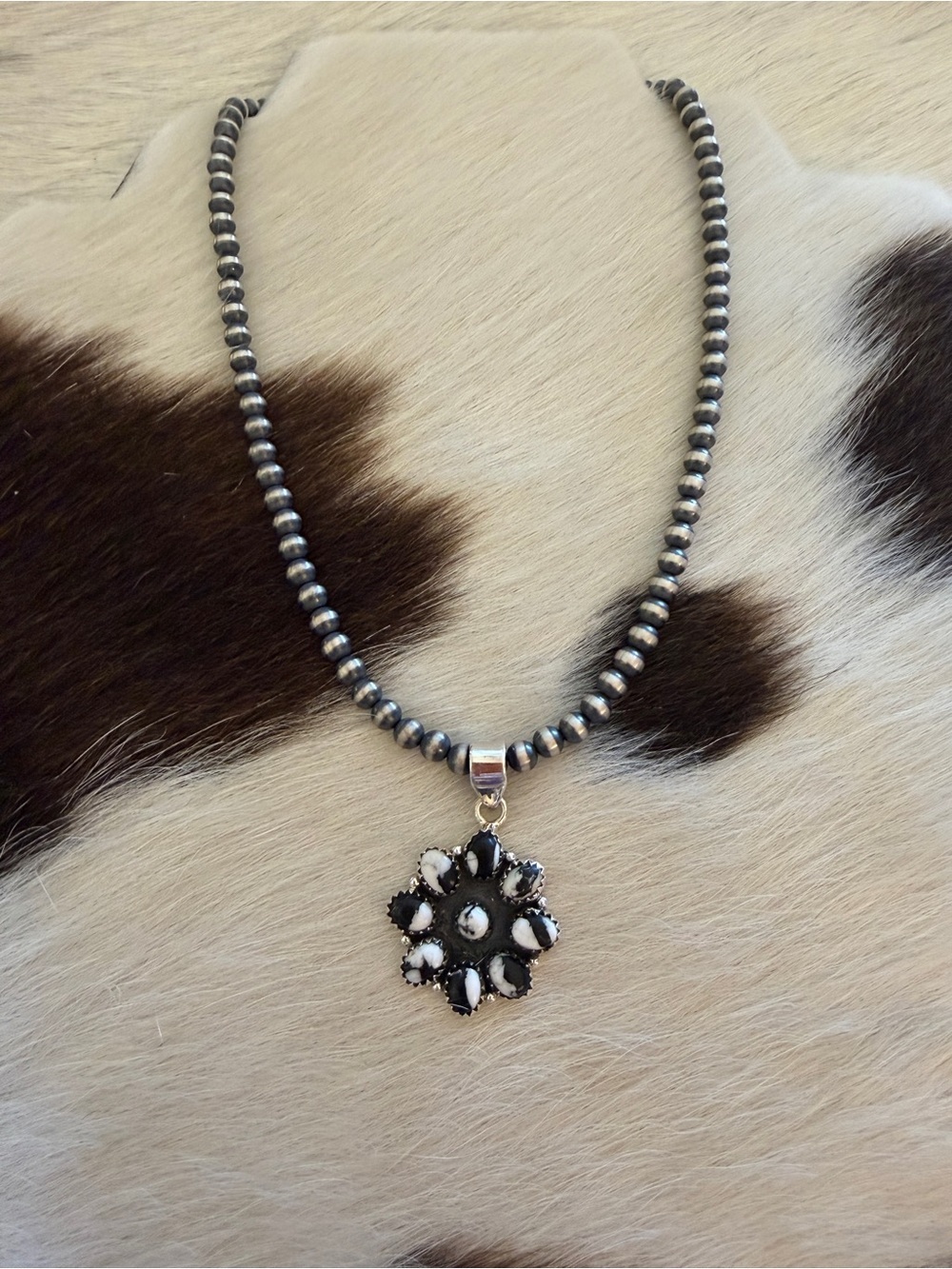 ❤️ Deep Contrast White Buffalo Cluster Sterling Silver Pendant 1.50”L Unisex - Picture 3 of 15